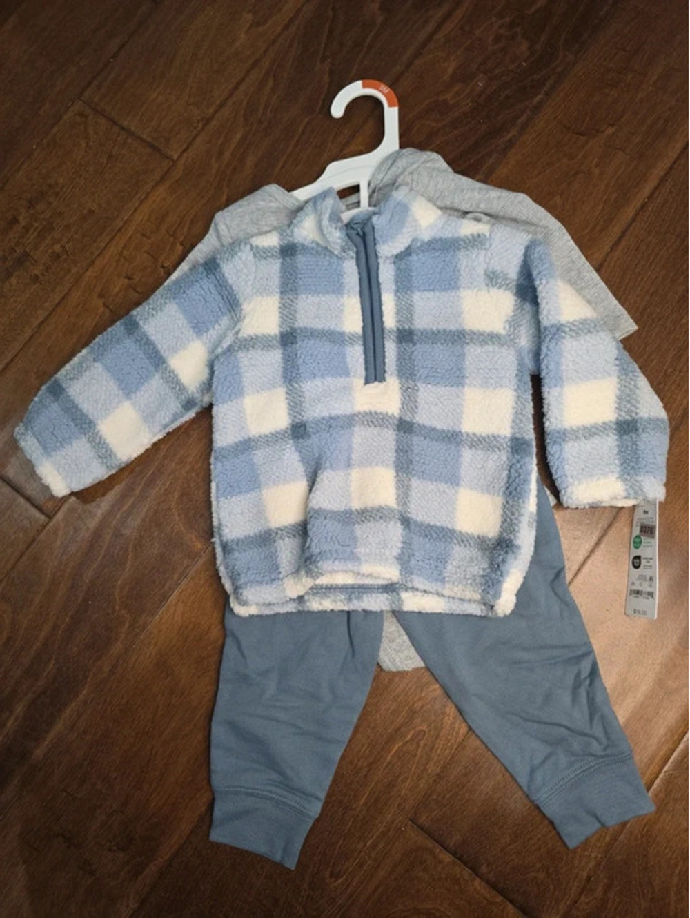 9m brand new three piece outfit set from carter's item, 376G5